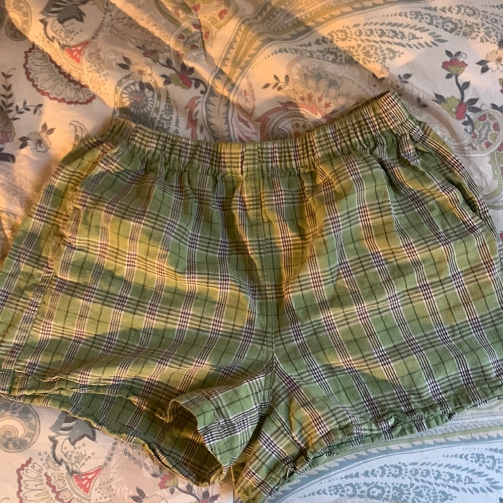 Brandy Melville green plaid Logan shorts with Brandy Melville tag
